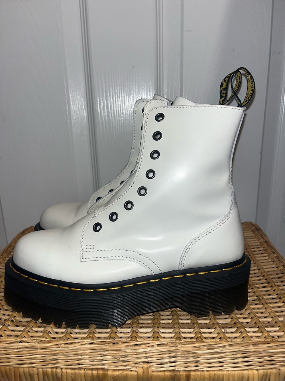 DR MARTENS Jadon smooth leather platform boots in White